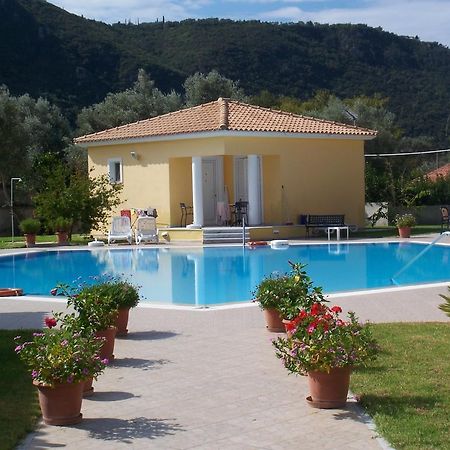 Iliaktida Studio-Villas Frínion Rum bild