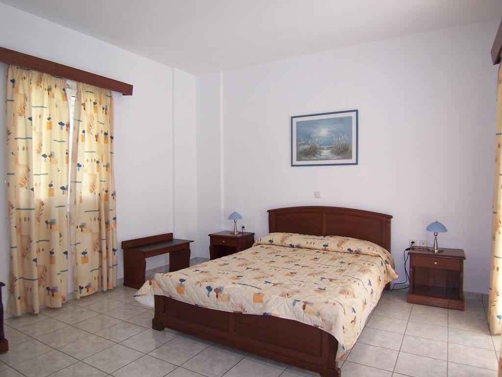 Iliaktida Studio-Villas Frínion Rum bild
