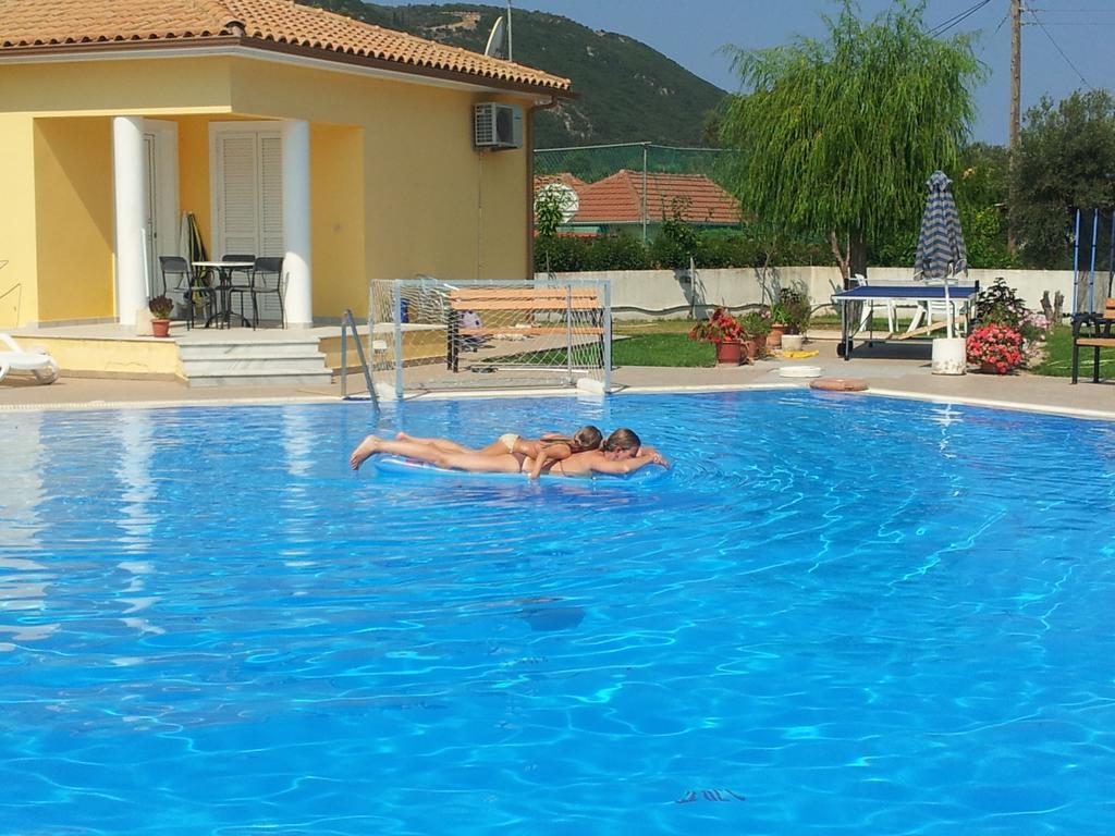 Iliaktida Studio-Villas Frínion Rum bild